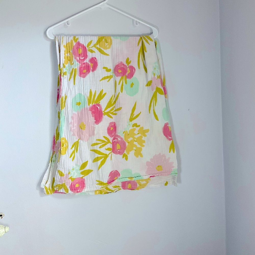 Target Cloud Island Floral Muslin Swaddle, Crib, Breathable Blanket